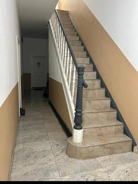 City-Apartment In Krefeld, Kueche, Naehe Duesseldorf Messe エクステリア 写真