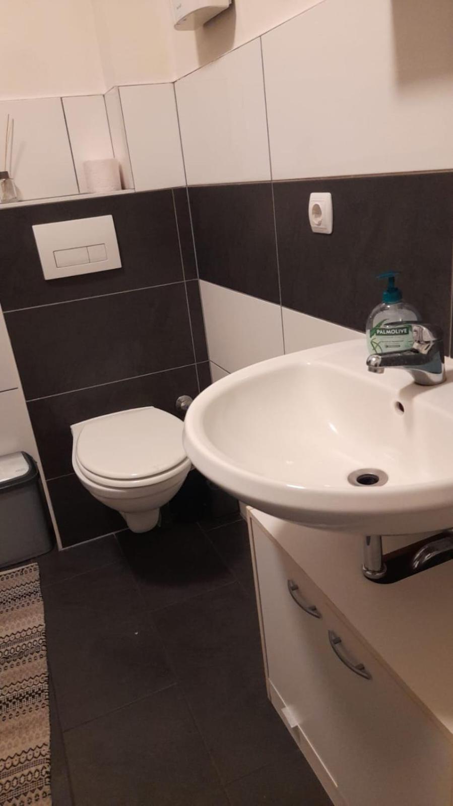 City-Apartment In Krefeld, Kueche, Naehe Duesseldorf Messe エクステリア 写真